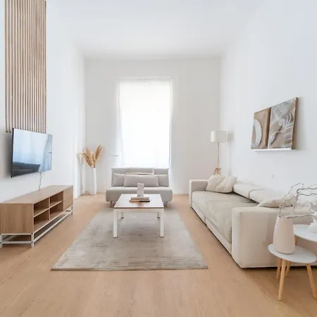 Grand 1845 - 2 Bedrooms Design Flat דירה