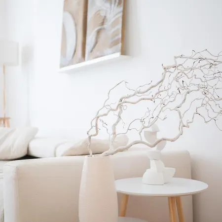 Grand 1845 - 2 Bedrooms Design Flat דירה ברגמו